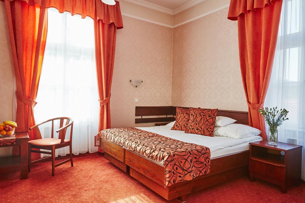 Astoria 3*
