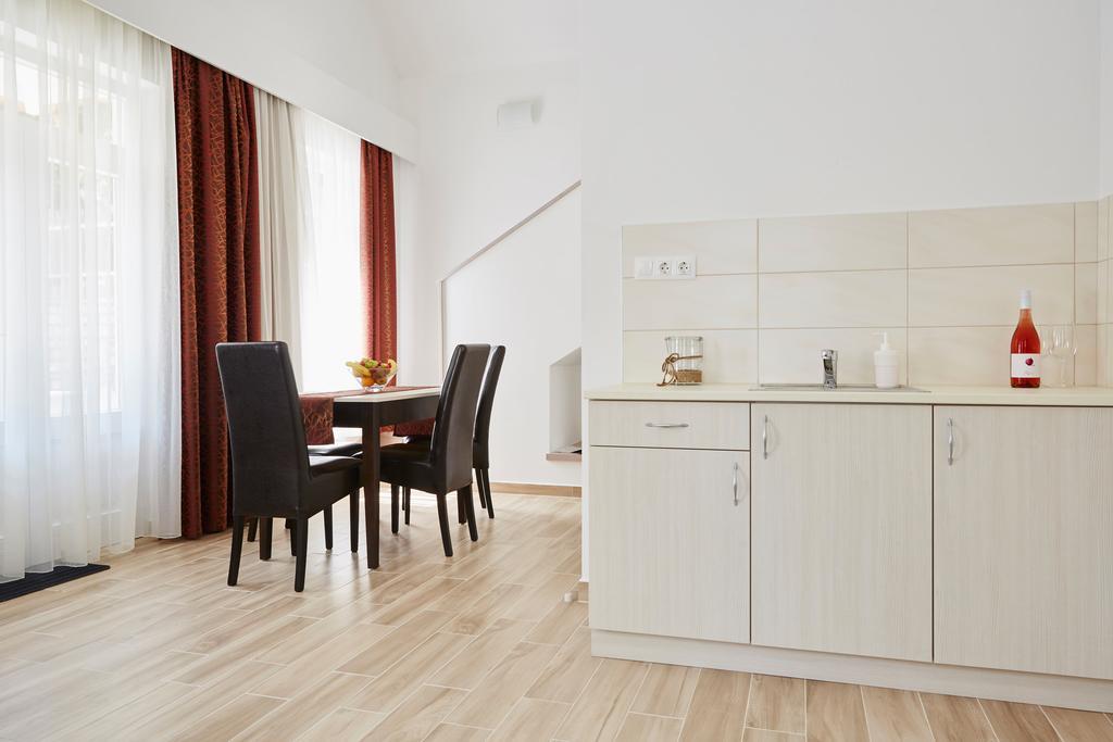 Astoria Hotel 3*